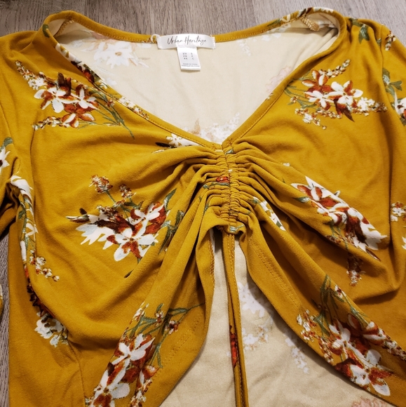 Yellow crop top - Picture 3 of 4